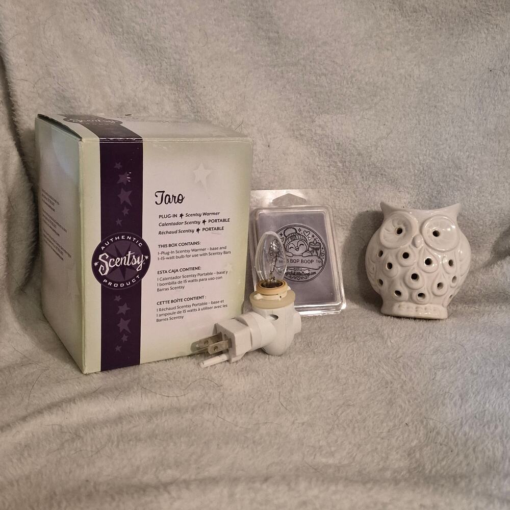 ​Scentsy "Taro" Owl Ceramic Plug-In Wall Nightlight Wax Warmer & Wax Bar